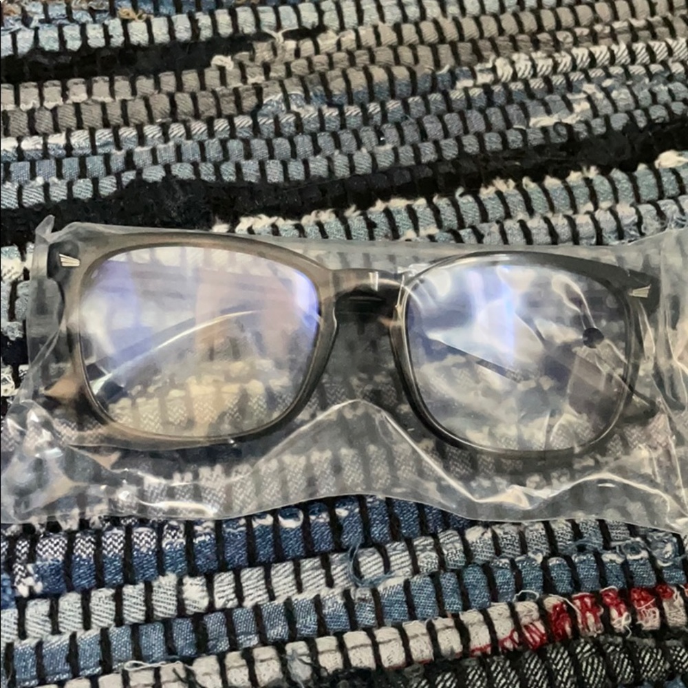 Blue light glasses